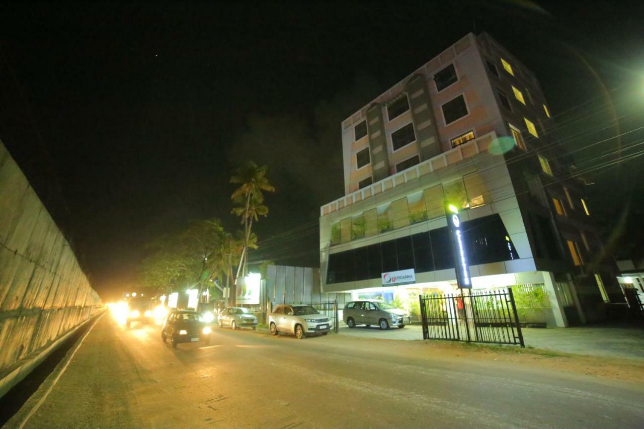 Clifften Hotel Thiruvananthapuram ภายนอก รูปภาพ