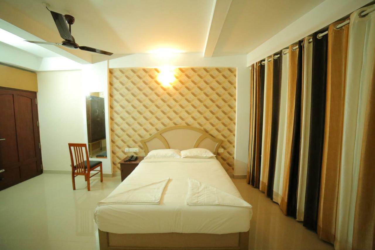 Clifften Hotel Thiruvananthapuram ภายนอก รูปภาพ